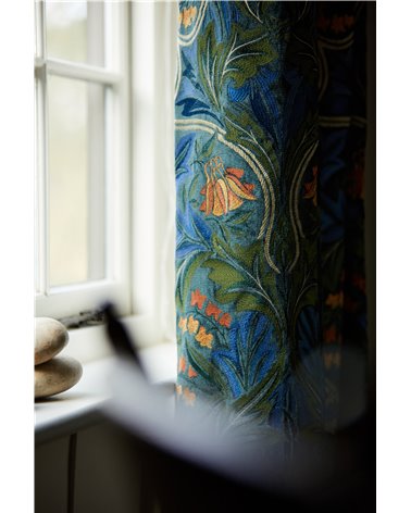 Tela Bluebell Embroidery de Morris & Co